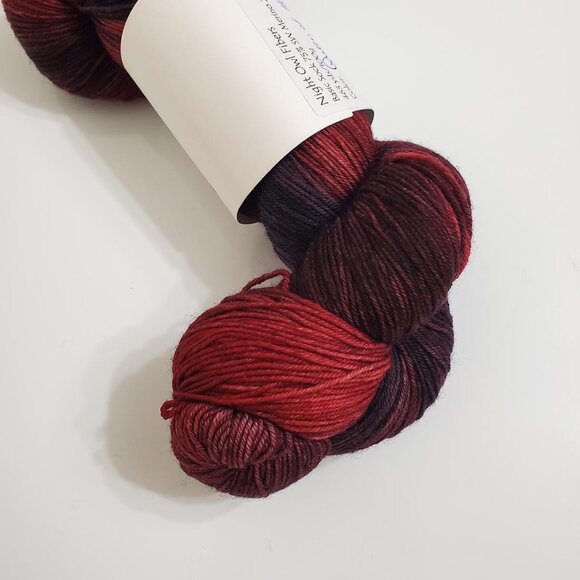 Night Owl Fibers Hand Dyed Yarn Queen of Hearts Superwash Merino Nylon 100g 463y - Picture 6 of 8